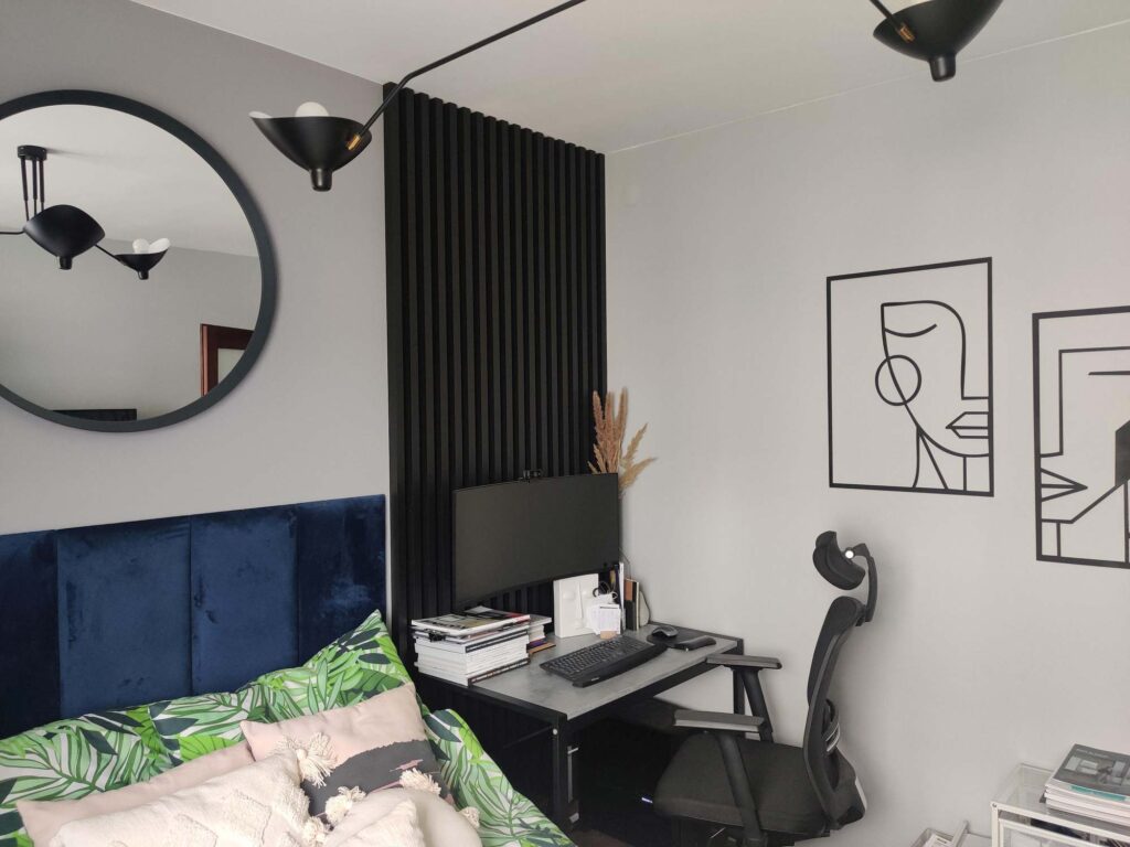 Biuro w sypialni po metamorfozie In Home Studio
